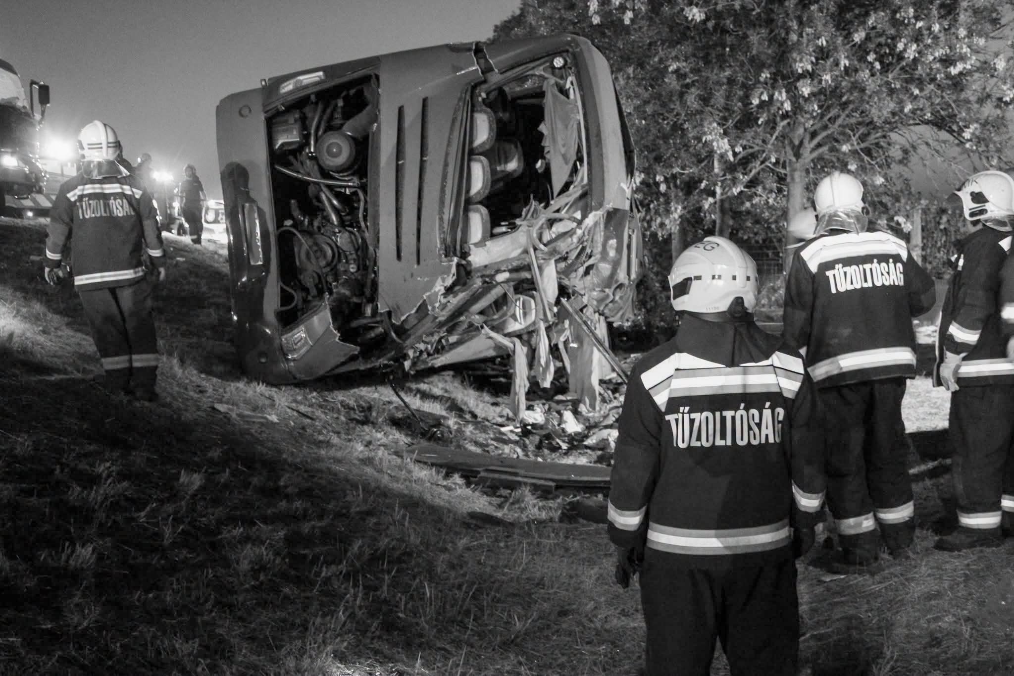 Tragédia az M3-ason: 12-en életüket vesztették, többen megsérültek